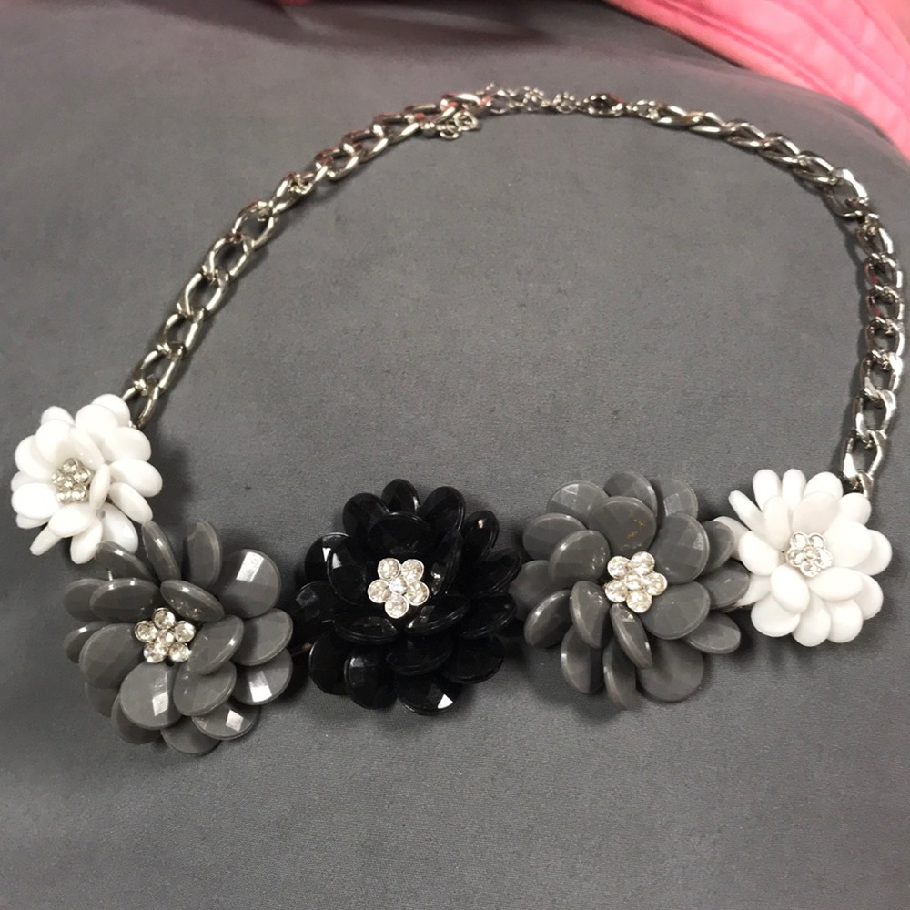 Statement necklace (2)